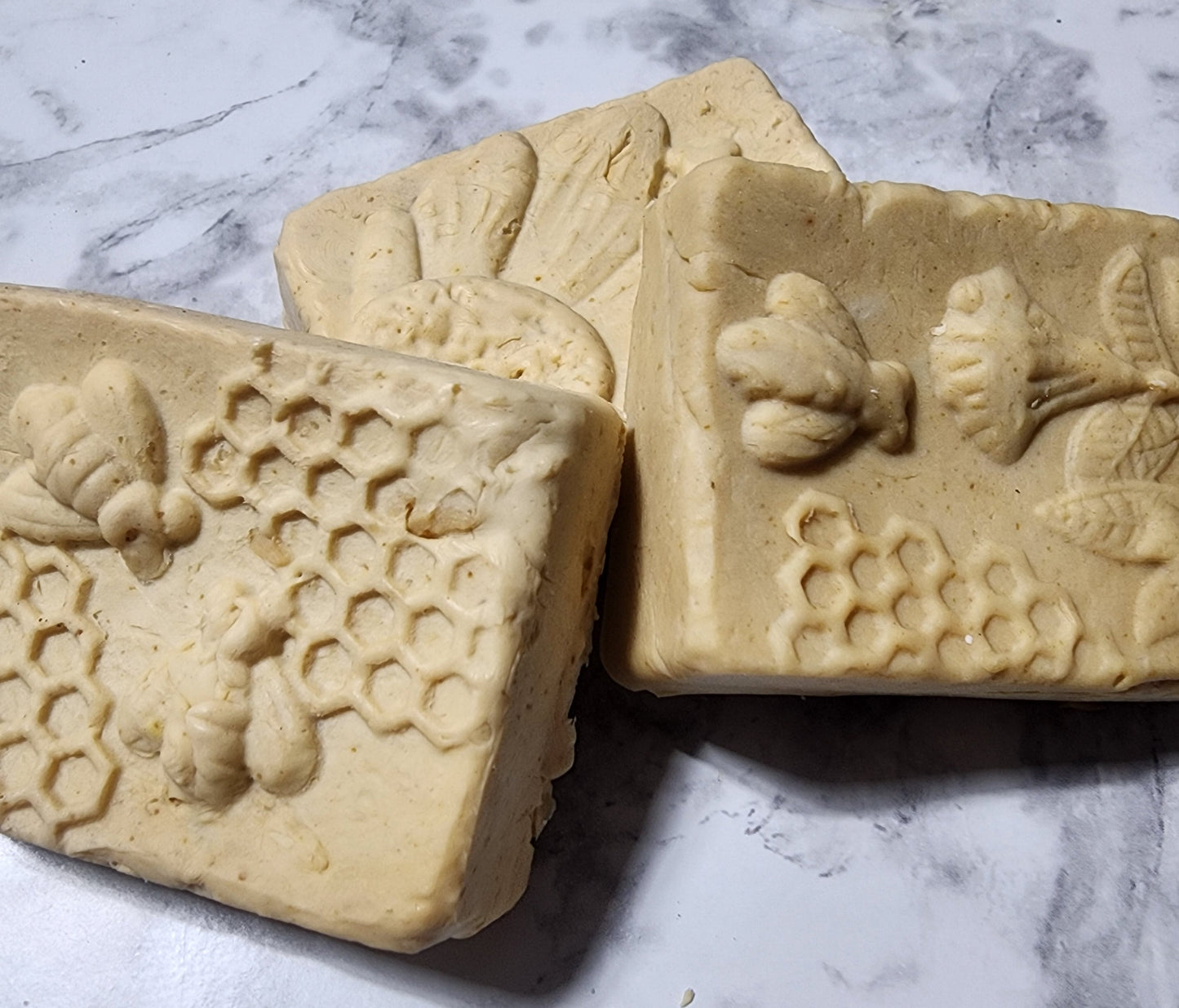 Jabón de avena, miel y leche de cabra (piel sensible)